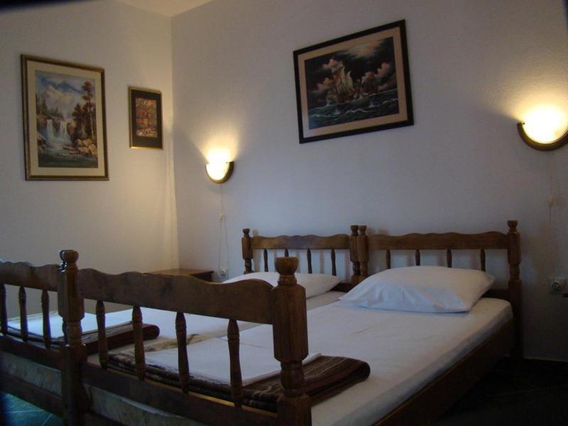 Apartments Svorcan Budva Rum bild